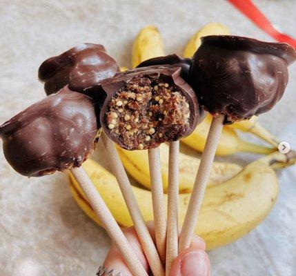 Banana bread cake pops using our Crackly banana bread mix