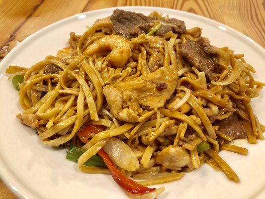 House Special Lo Mein - chicken, shrimp, and beef (take out dinner portion)