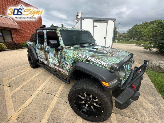 Custom Full Wrap - Jeep Gladiator - Tree Service