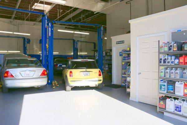 Our workshop provides excellent service for your vehicles.