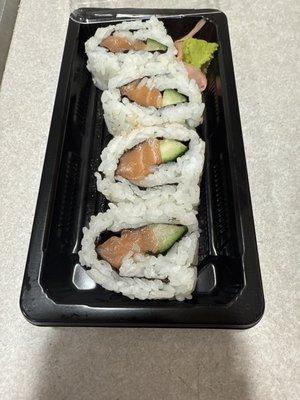 4 piece Salmon Roll