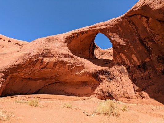 Moccasin Arch | Instagram: @telephonesmoothie