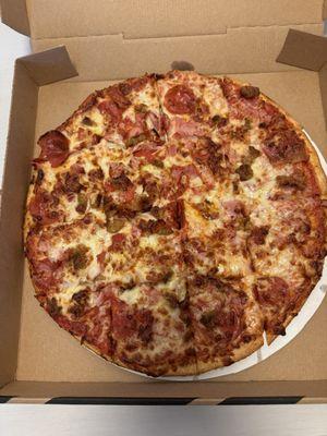 Meateater Pizza extra cheese