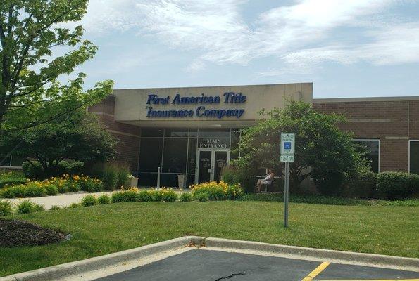 The building, seen from the outside. It's not very glamorous, but it doesn't have to be--you're just signing paperwork for 90min