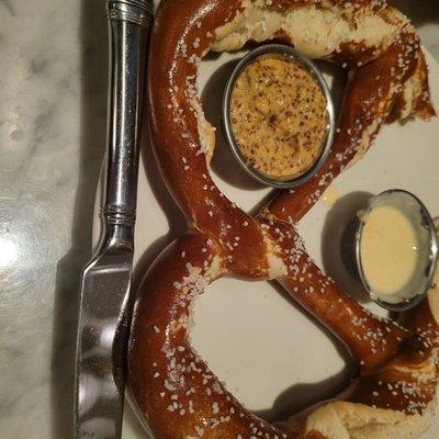 Whole plate pretzel