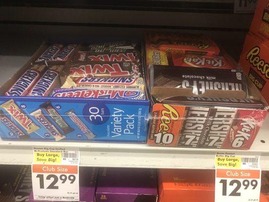 Great deal! 30 full size candy bars for &12.99!