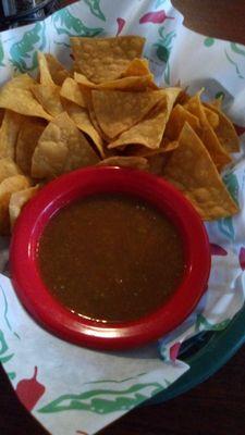 Pepe's chips today...mediocre. The salsa was different than before...sort of salsa Verde. No flavor, not good. Rate a "D."