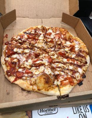 Barbecue chicken pizza