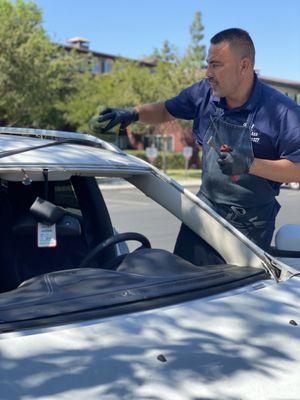 2015 Jeep Cherokee Latitude windshield replacement with humidity sensor in UCI