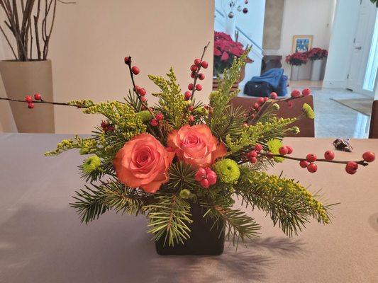 Centerpiece arrangement for the dining table