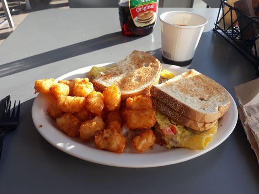 Veggie omelette with tater tots. Yummy!!!