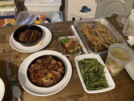 Steamed pork with preserved cabbage Beef and pork intestine in hot chili oil Salted egg with eggplant Watercress with preserved bean curd