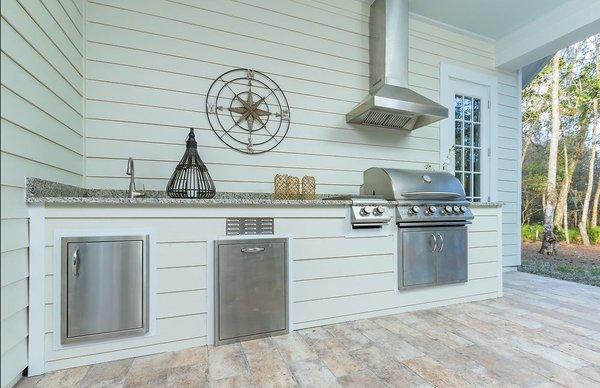 Outdoor kitchen