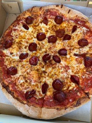 Large pepperoni pizza