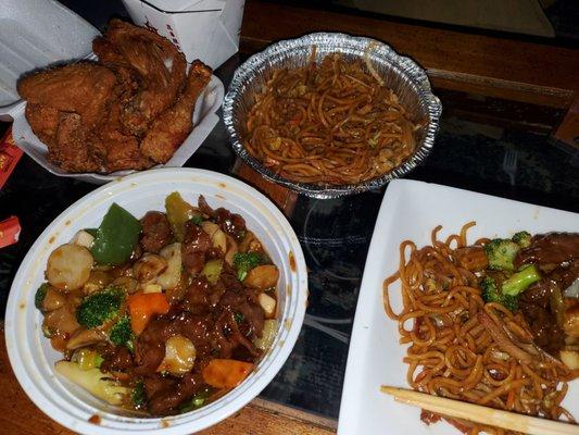 Half fried chkn (crispy deliciousness!),  Lrg Hunan beef and sm pork lo mein.. sorry, got anxious w the plating