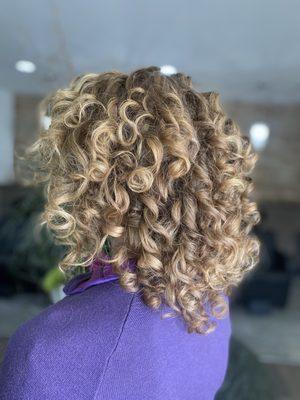 Curly hair cut