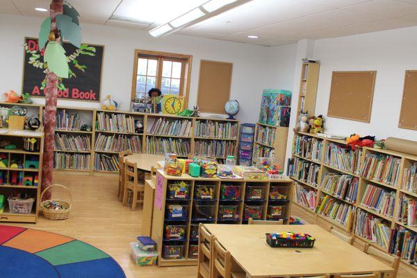 School Library for children, teachers and parents at the Fort Lee School