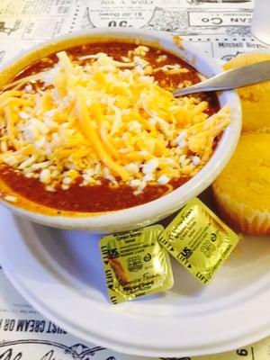 Chili and cornbread