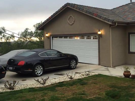 24/7 Emergency garage door repair off track repair