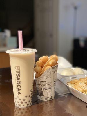 Milk tea, egg waffle