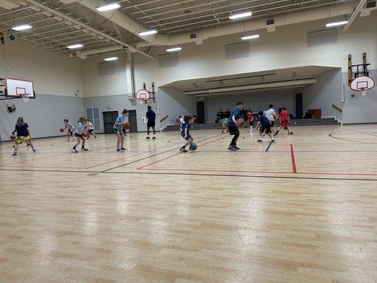 3rd-6th Grade basketball Clinic at Roots Sport Academy with Randall Jackson