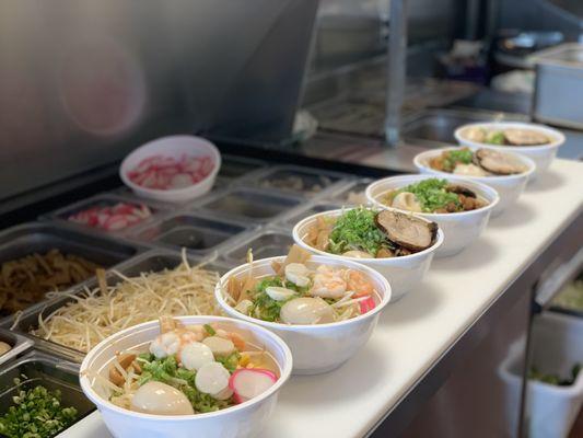 SEAFOOD RAMEN; TONKOSTU RAMEN