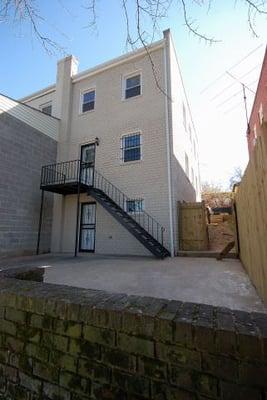 DC Driveway? It is possible with space to BBQ in the back yard!