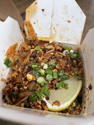 Extra Spicy Chicken Pad Thai (2/5)