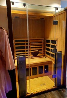 IR Sauna's make you feel relaxed and relieve soreness. They heat your body directly rather than the air around you making it more tolerable.