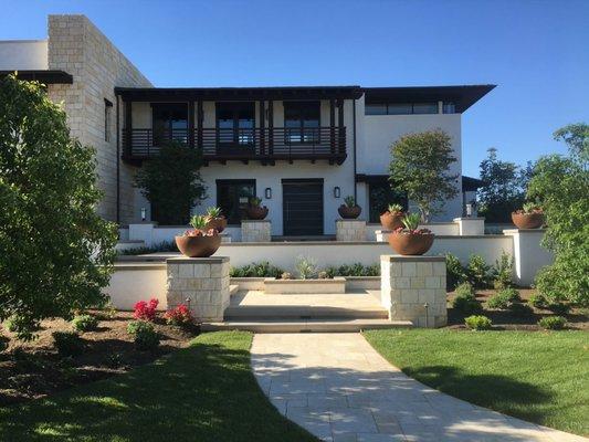 Travertine paver walkway