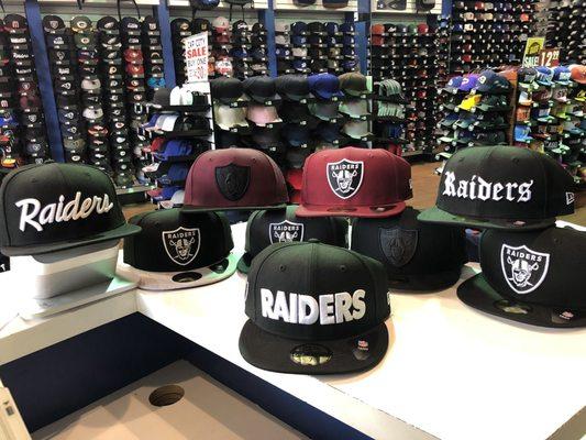 CUSTOM NEW ERA RAIDERS.