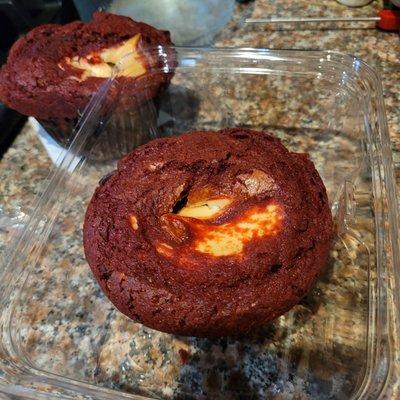 Red velvet cheese muffin