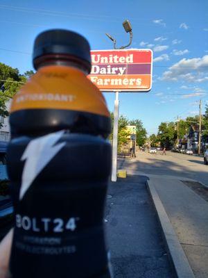 #streetsign #freegatoradebolt #udf #northside #yelpcincy