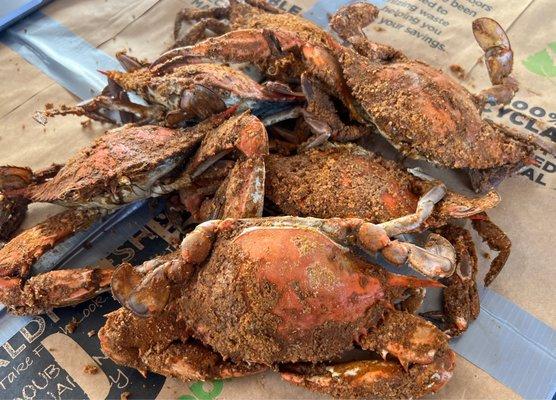 Large delicious crabs from Capt Crab!