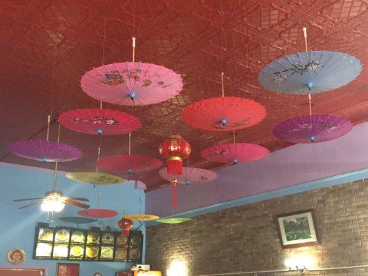 Pretty ceiling decor!