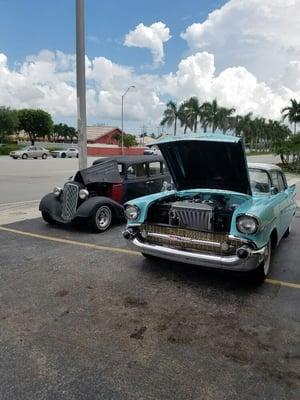 1934 Chevy master
1957 Chevy belair
Restore