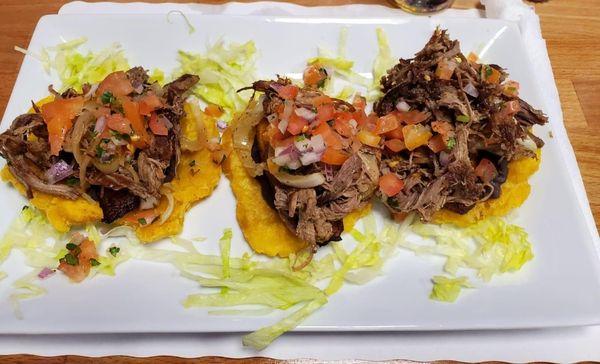 DELICIOSO TOSTONES RELLENOS DE VACA FRITA DE CARNE