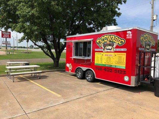 Best taco truck in Owasso hands down. No longer need to drive to Tulsa to get good tacos.