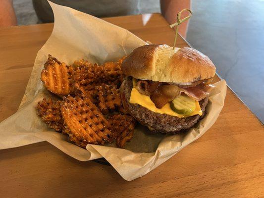 Cheeseburger and Sweet Potato Fries