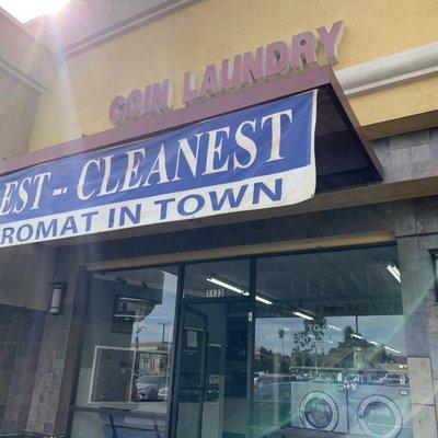 1133 Alosta Coin Laundry