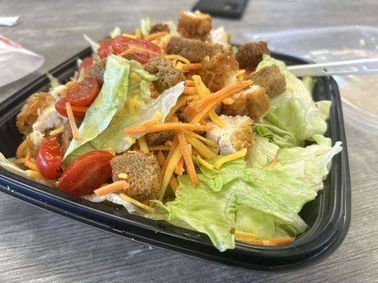 Garden Salad w/ Crispy Chicken