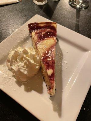 Raspberry cheesecake with chocolate crust