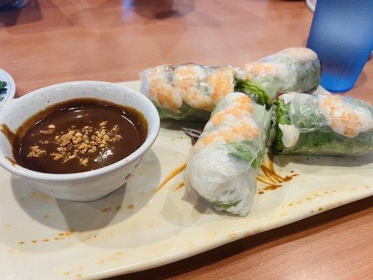 Grilled pork and shrimp spring rolls