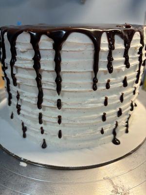 Cannoli Cake- vanilla filled with mascarpone, ricotta, mini chips, both filling & buttercream have citric & cinnamon flavors