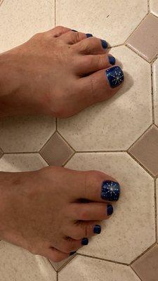 Toes with amazing snowflakes