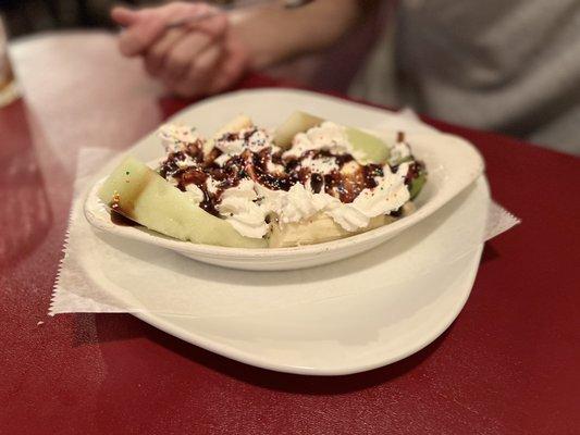 Ice Cream Sundae - honeydew melon! Banana! Sauces! Whip cream!