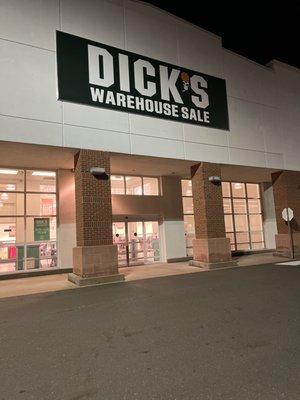 New store next to Bed, Bath & Beyond