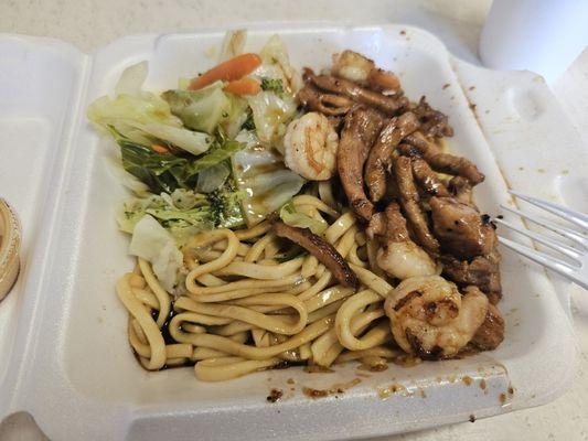 Meat combo: Teriyaki chicken and shrimp with noodles and steamed veggies