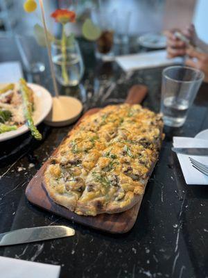 Mushroom flatbread.