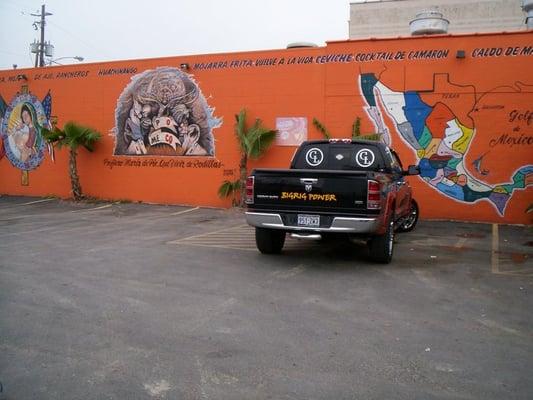 Nice mural - and truck.